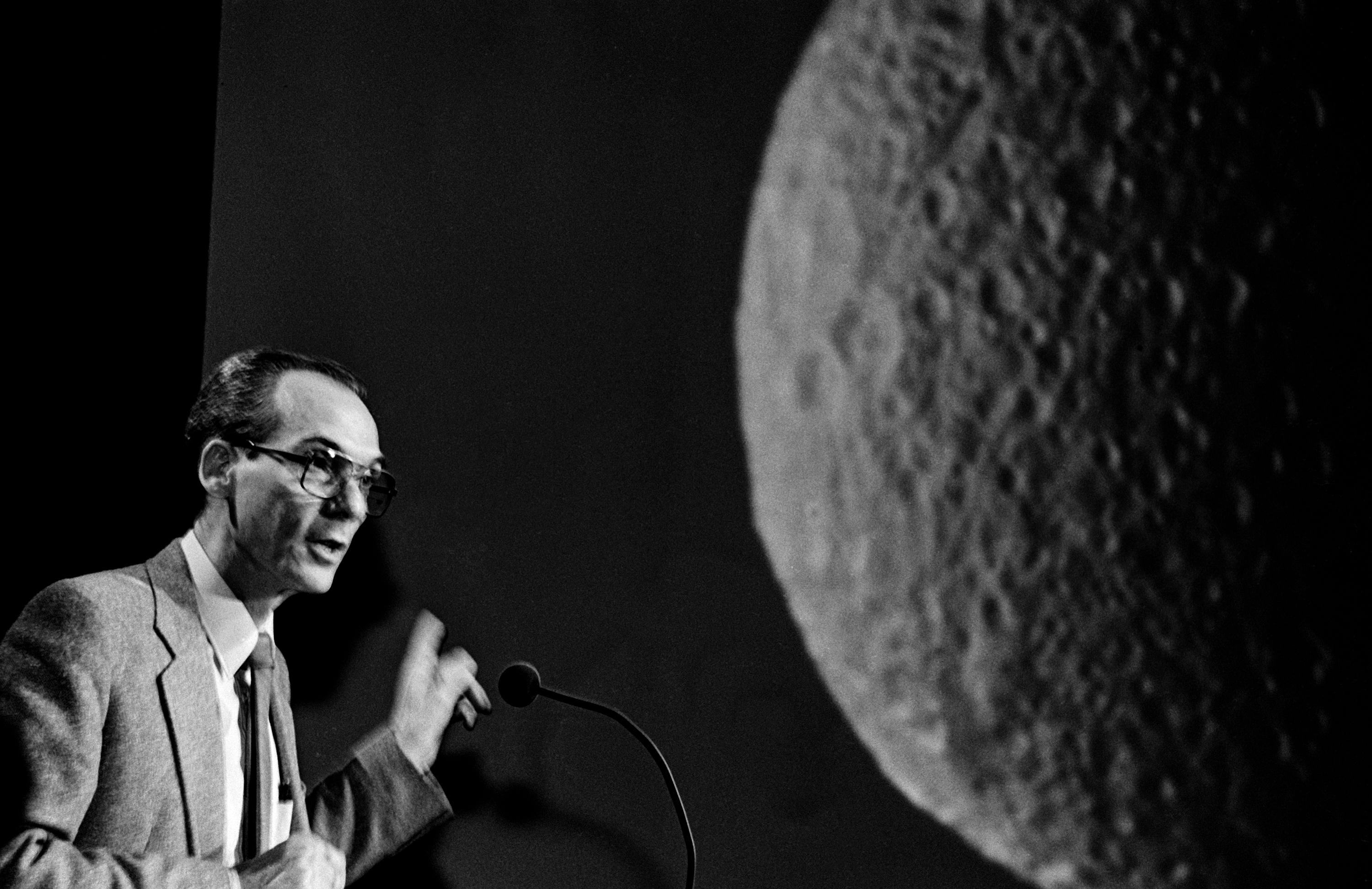 Stone briefs reporters during a press conference at Nasa’s Jet Propulsion Laboratory during Voyager 2’s encounter with Neptune, on August 25, 1989, in Pasadena, California