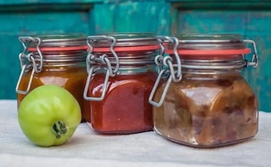 Chutney in kilner jars