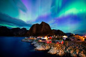 lofoten islands norway arctic aurora borealis northern lights