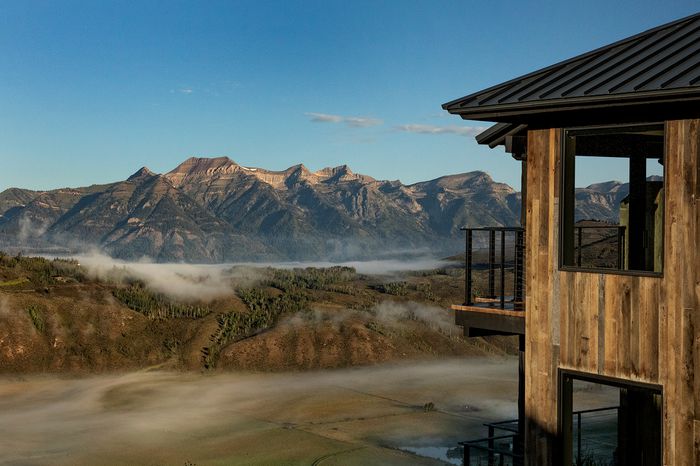 Exterior view of the Hotel Yellowstone at Jackson Hole