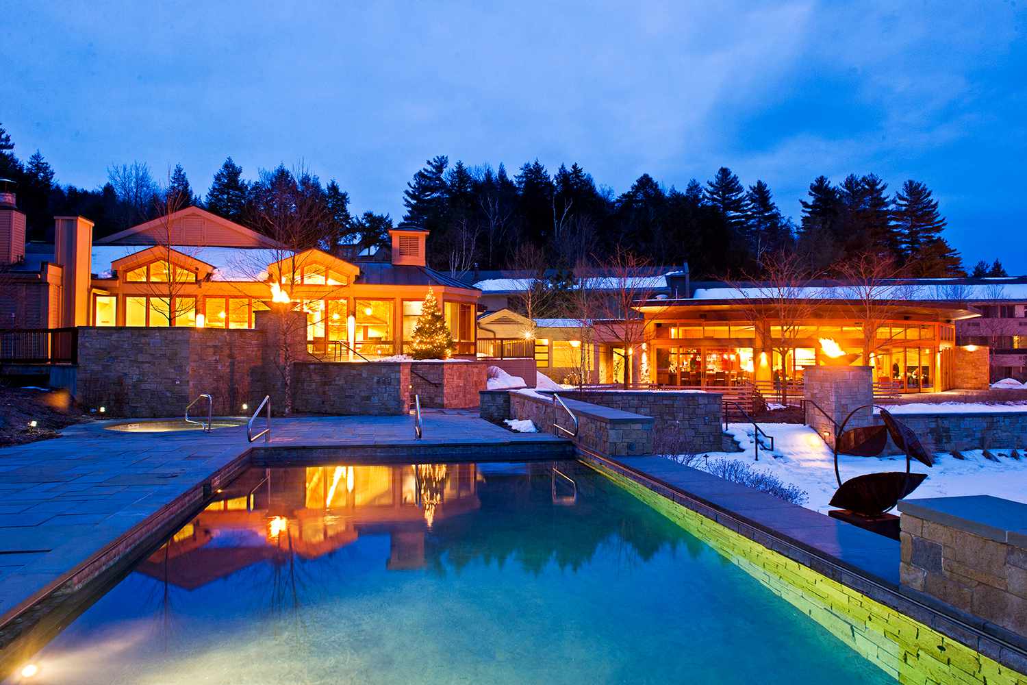 Exterior and pool at Top Notch during the wintertime