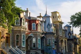 Rue (street) Grande AllÃ©e in Quebec City