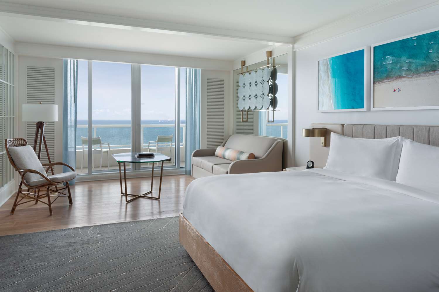 Guest room i Ritz Carlton Fort Lauderdale