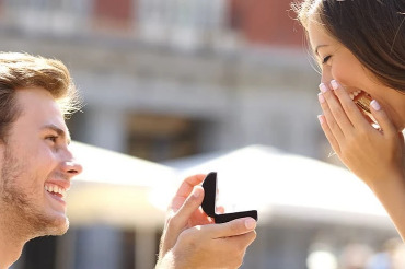 Man proposing to his girlfriend