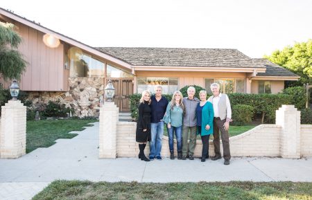 Brady Bunch cast: Maureen McCormick / Marsha Brady, Christopher Knight / Peter Brady, Susan Olsen / Cindy Brady, Mike Lookinland / Bobby Brady, Eve Plumb / Jan Brady & Barry Williams / Greg Brady in front of the original Brady home in Studio City, CA, as seen on A Very Brady Renovation.