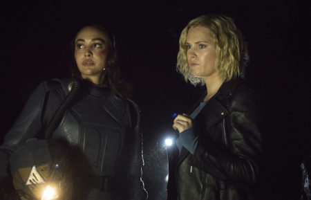 Lindsey Morgan as Raven and Eliza Taylor as Clarke in The 100 - Season 7, Episode 6