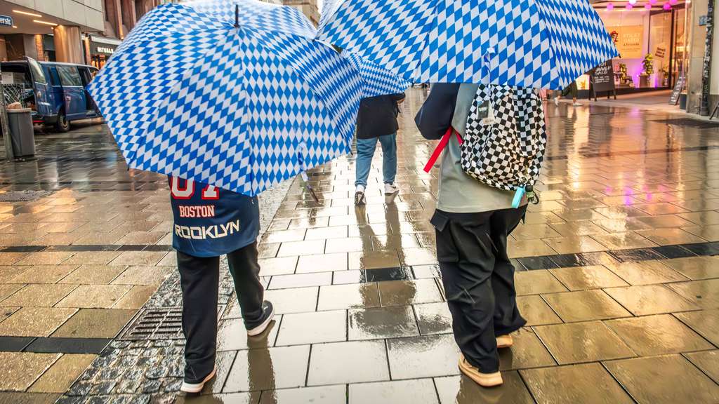 Temperaturen stürzen in München auf knapp 10 Grad ab – Verheerende Regenmengen drohen