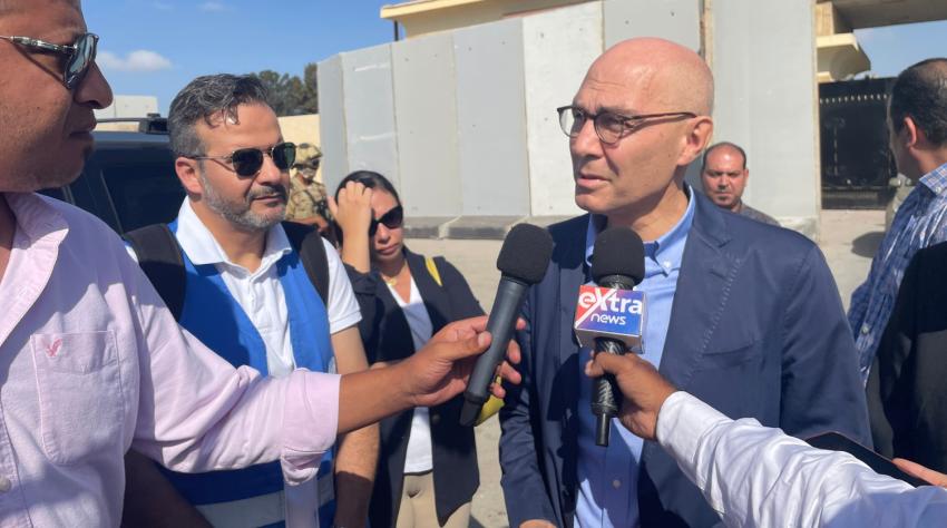 Volker Türk, Alto Comisionado de las Naciones Unidas para los Derechos Humanos, en el paso de Rafah, en Egipto, en noviembre de 2023. ©ONU Derechos humanos 