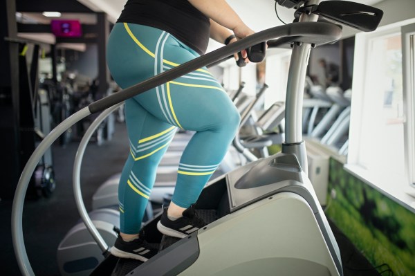 How Does Working Out on a StairMaster vs. an Incline Treadmill Compare?